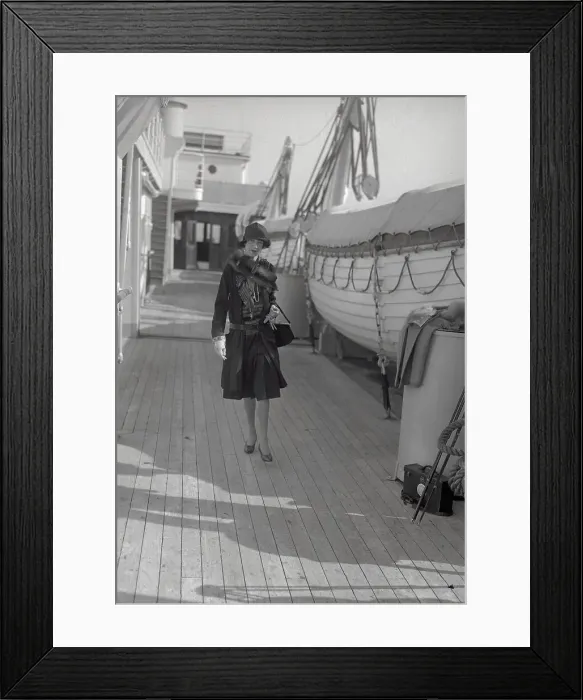 Framed Print : Portrait of Mrs Harry Payne Whitney Framed Print : Portrait of Mrs Harry Payne Whitney