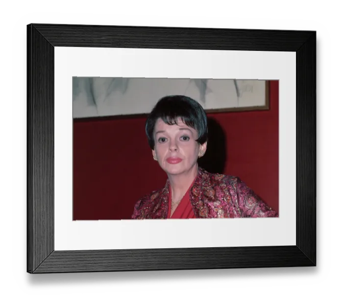 Framed Print : Judy Garland in Close-Up Photo Framed Print : Judy Garland in Close-Up Photo