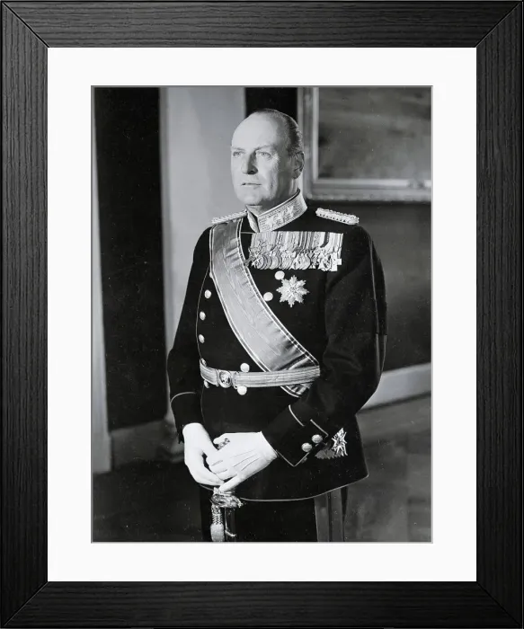 Framed Print : King Olaf Holding a Sword Framed Print : King Olaf Holding a Sword