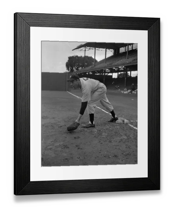 Framed Print : Joe Di Maggio in Ground Level Catching Position Framed Print : Joe Di Maggio in Ground Level Catching Position