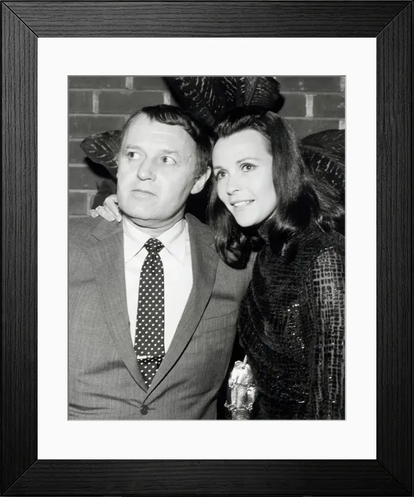 Framed Print : Rod Steiger & Claire Bloom / Waist-Up Framed Print : Rod Steiger & Claire Bloom / Waist-Up