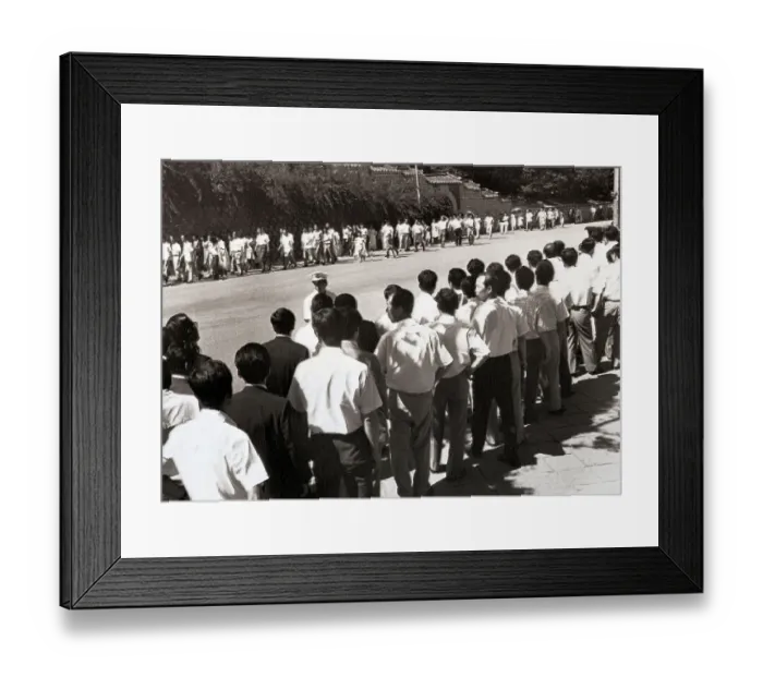 Framed Print : Long Lines Tributing Slain First Lady