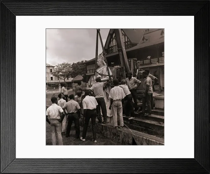Framed Print : Statue of Queen Victoria Being Removed Framed Print : Statue of Queen Victoria Being Removed