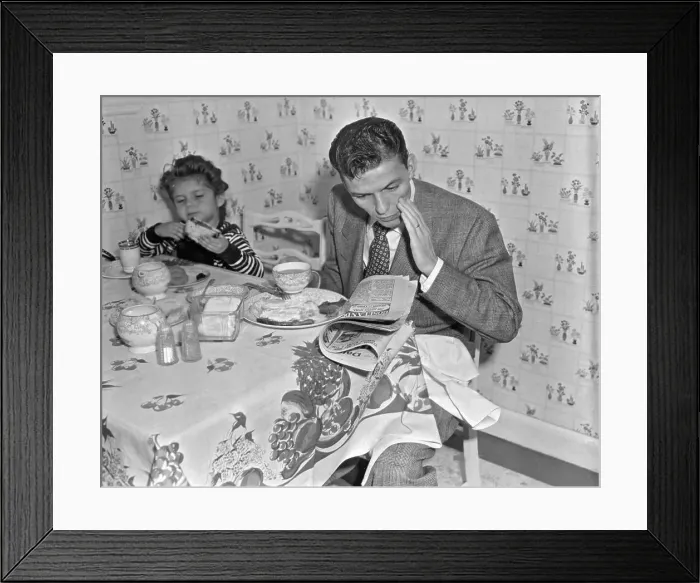 Framed Print : Frank Sinatra & Daughter Eating Reading Framed Print : Frank Sinatra & Daughter Eating Reading