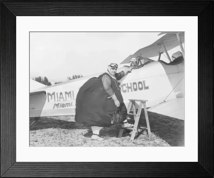 Framed Print : Little Alpine Boarding Plane Framed Print : Little Alpine Boarding Plane