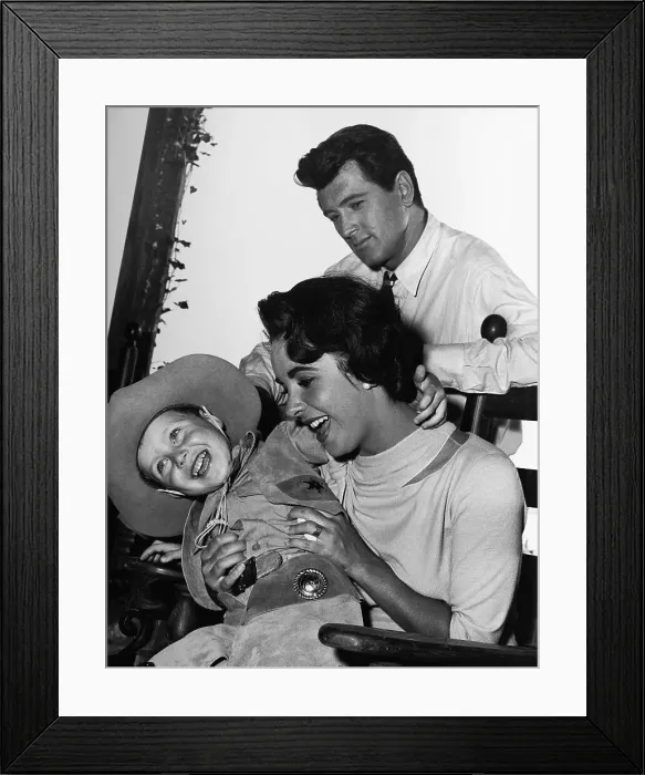Framed Print : Liz Taylor, Rock Hudson, Steven Kay / 'Giant Framed Print : Liz Taylor, Rock Hudson, Steven Kay / 'Giant