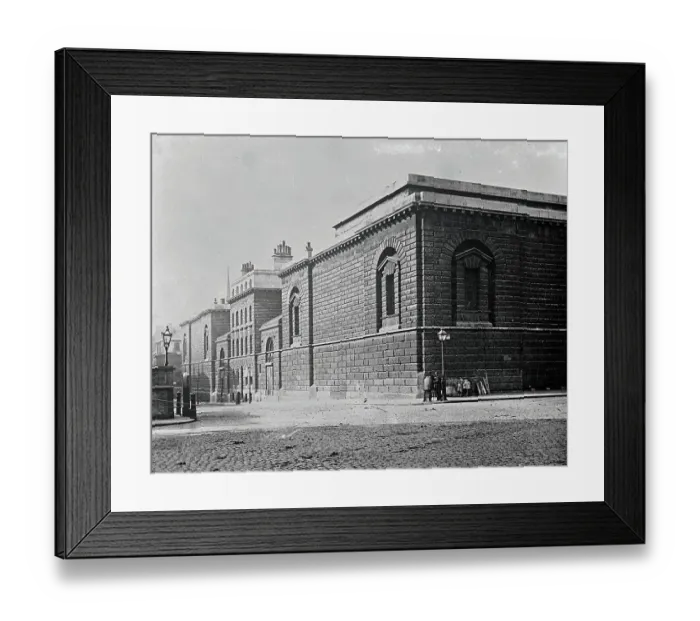 Framed Print : Exterior of Newgate Prison in London Framed Print : Exterior of Newgate Prison in London