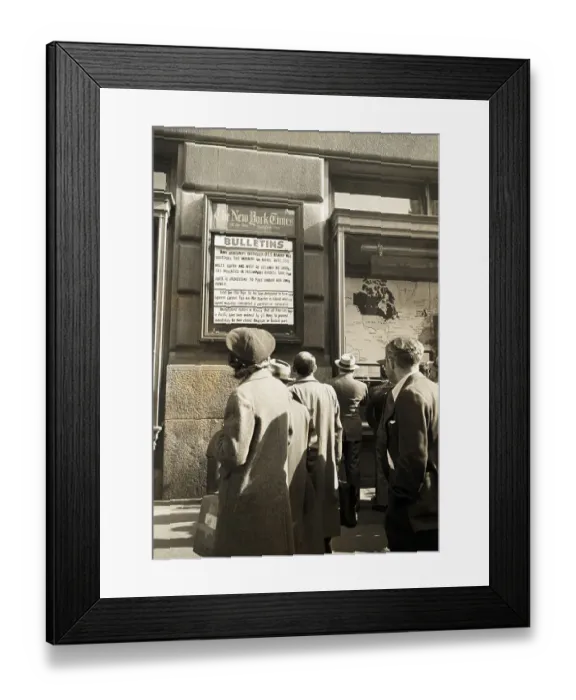 Framed Print : People Reading War Bullitins At Ny Times Framed Print : People Reading War Bullitins At Ny Times
