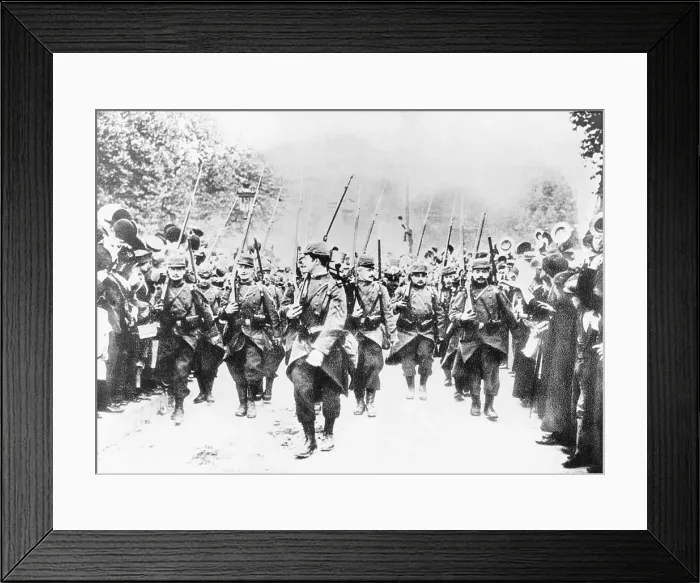 Framed Print : French Soldiers Approaching Front Line Framed Print : French Soldiers Approaching Front Line