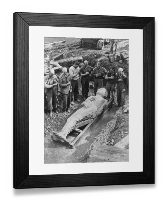Framed Print : Men Burying Paper Mache Version of Cardiff Giant Framed Print : Men Burying Paper Mache Version of Cardiff Giant