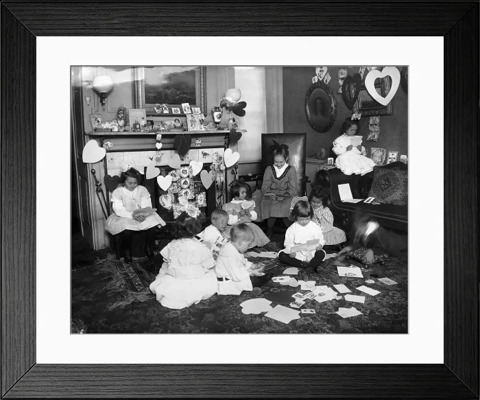 Framed Print : Children Look At Various Valentines