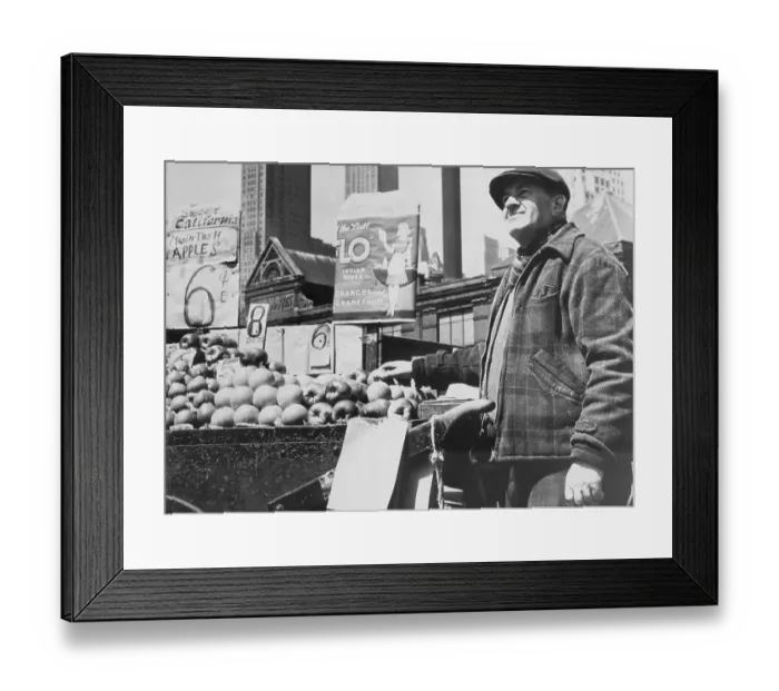 Framed Print : Seller Of Apples In New York Framed Print : Seller Of Apples In New York