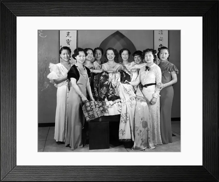 Framed Print : Chinese Girls In Traditional Clothing Framed Print : Chinese Girls In Traditional Clothing