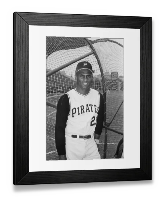 Framed Print : Roberto Clemente, Outfielder Framed Print : Roberto Clemente, Outfielder