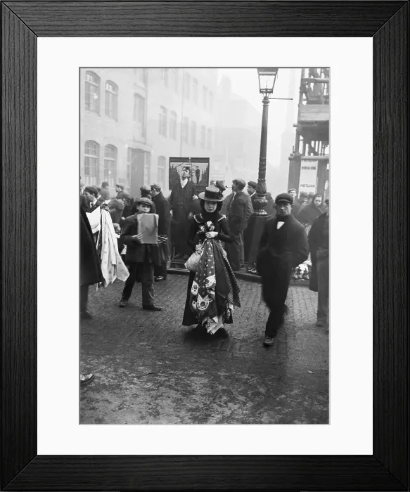 Framed Print : Scene on Petticoat Lane in London, England Framed Print : Scene on Petticoat Lane in London, England