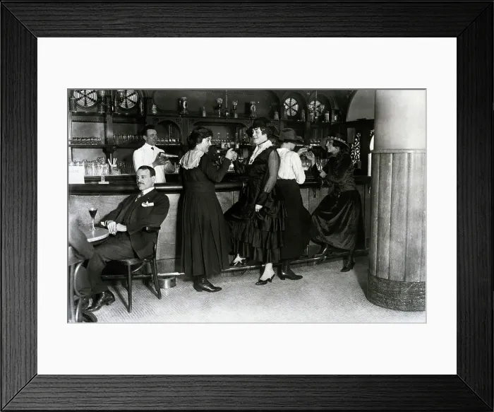 Framed Print : Women Drinking at Bar in the Hotel Majestic Framed Print : Women Drinking at Bar in the Hotel Majestic