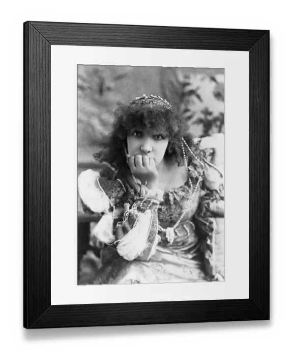 Framed Print : Actress Sarah Bernhardt Framed Print : Actress Sarah Bernhardt