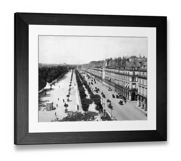 Framed Print : Rue de Rivoli Framed Print : Rue de Rivoli