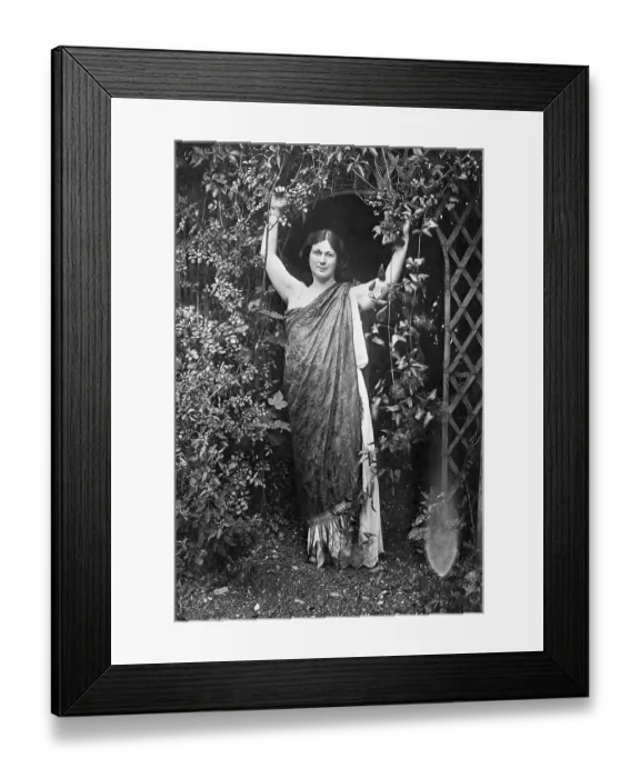 Framed Print : American Dancer Isadora Duncan Framed Print : American Dancer Isadora Duncan