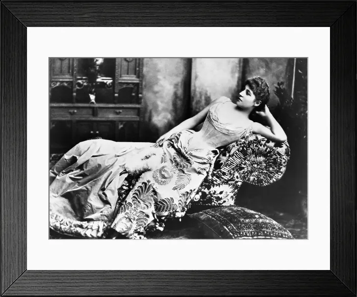 Framed Print : Lily Langtry Framed Print : Lily Langtry