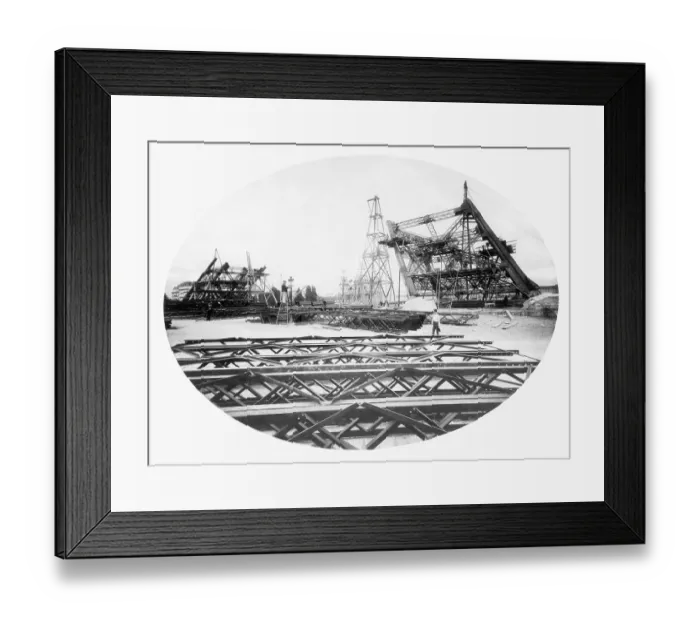 Framed Print : Construction of the Eiffel Tower