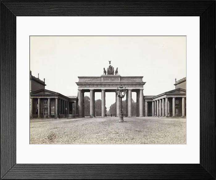 Framed Print : Brandenburg Gate Framed Print : Brandenburg Gate