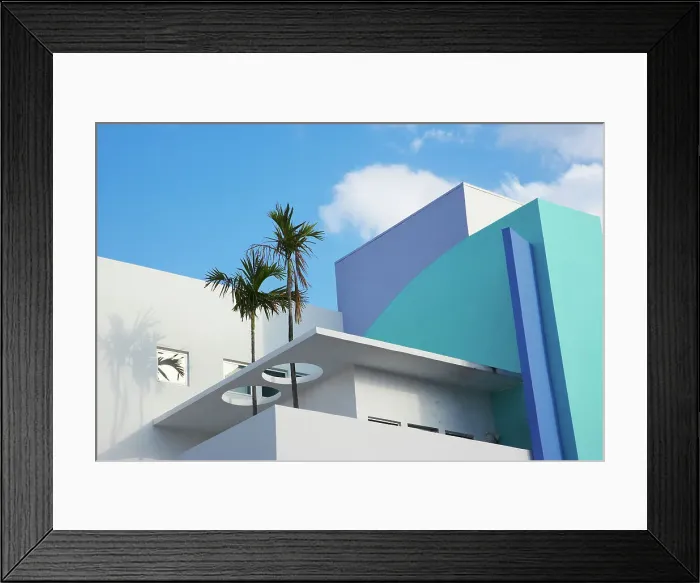 Framed Print : Colorful art deco building in Miami, Florida Framed Print : Colorful art deco building in Miami, Florida