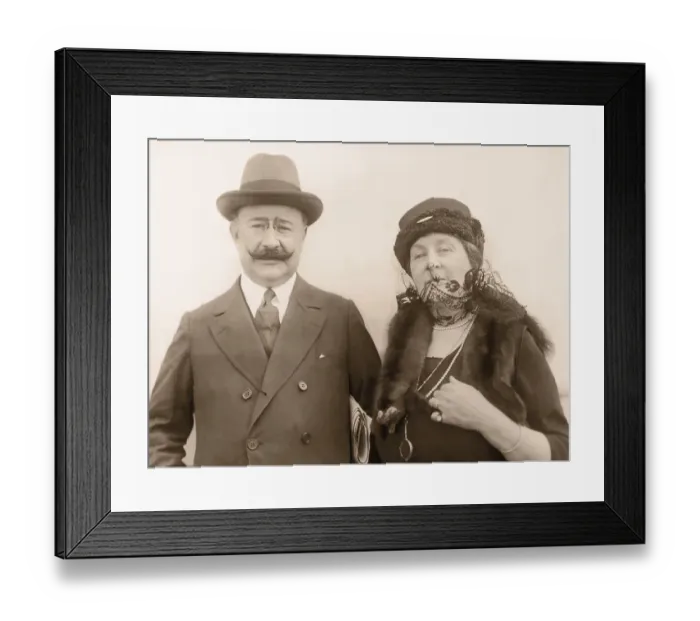 Framed Print : MATURE COUPLE Framed Print : MATURE COUPLE