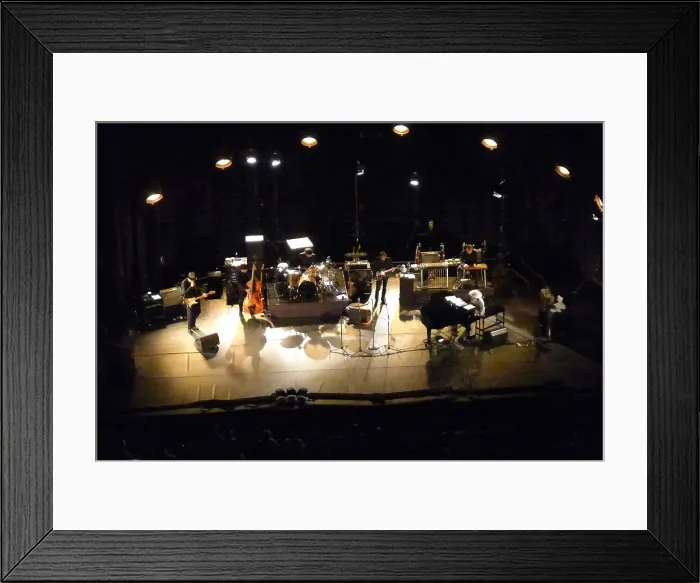 Framed Print : Bob Dylan Performs In Los Angeles Framed Print : Bob Dylan Performs In Los Angeles