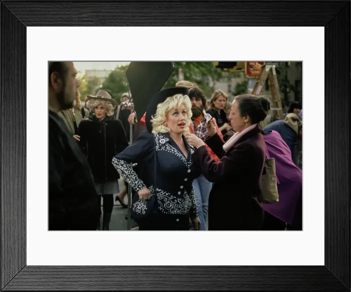 Framed Print : Sylvester Stallone And Dolly Parton Filming Rhinestone Framed Print : Sylvester Stallone And Dolly Parton Filming Rhinestone