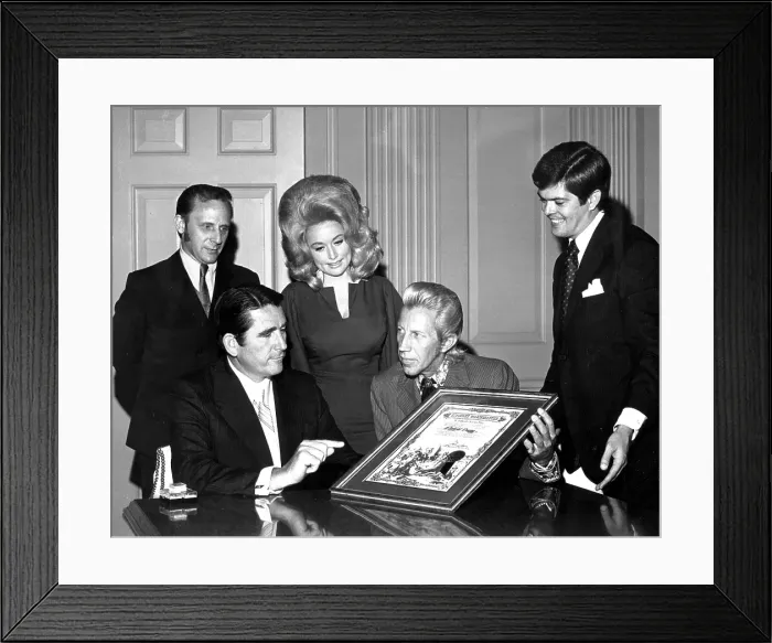 Framed Print : Porter Wagoner & Dolly Parton Framed Print : Porter Wagoner & Dolly Parton
