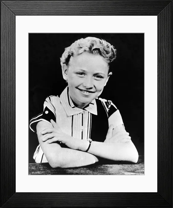 Framed Print : Young Dolly Parton Portrait Framed Print : Young Dolly Parton Portrait