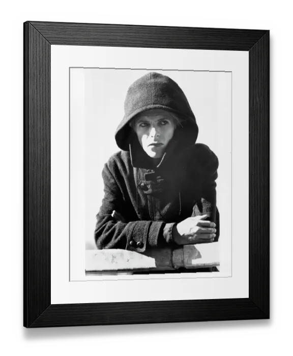 Framed Print : The Man Who Fell To Earth Framed Print : The Man Who Fell To Earth
