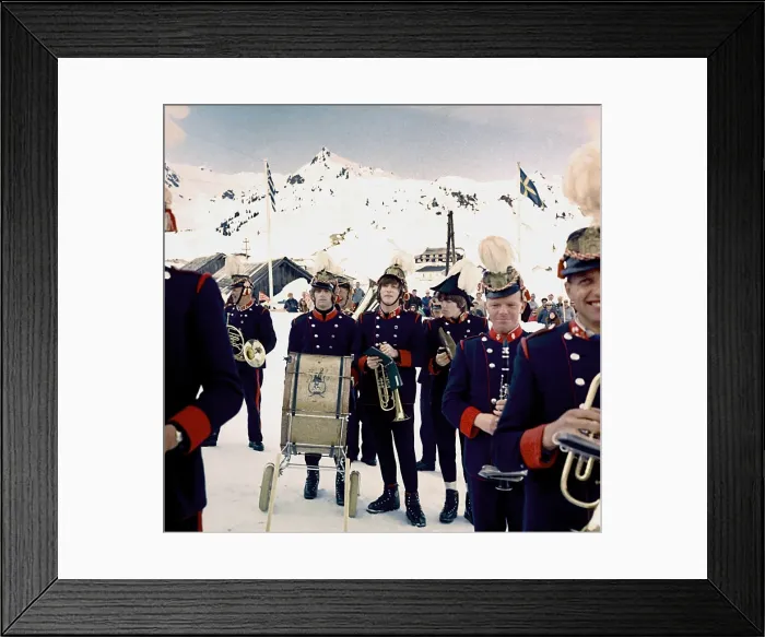 Framed Print : HELP!. OBERTAUERN AUSTRIA - MARCH 1965: The Beatles (L-R) Framed Print : HELP!. OBERTAUERN AUSTRIA - MARCH 1965: The Beatles (L-R)
