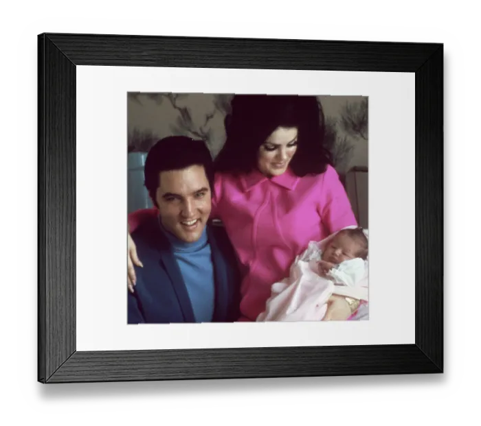Framed Print : Elvis Presley and Priscilla with baby Lisa Marie Framed Print : Elvis Presley and Priscilla with baby Lisa Marie