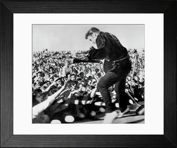 Framed Print : Elvis Presley plays his hometown Framed Print : Elvis Presley plays his hometown