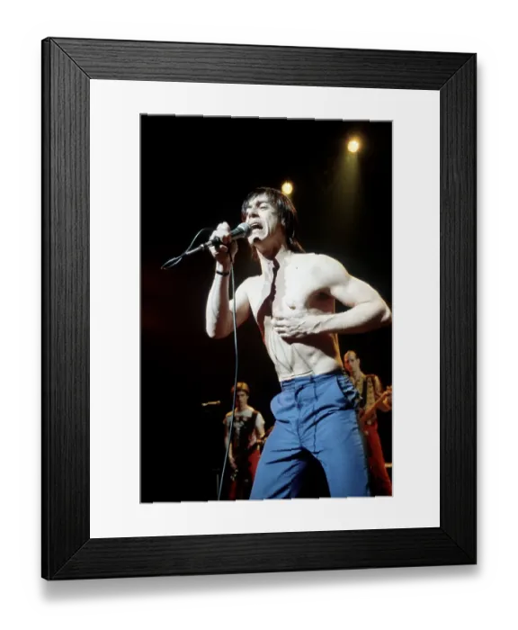 Framed Print : Iggy Pop Performing