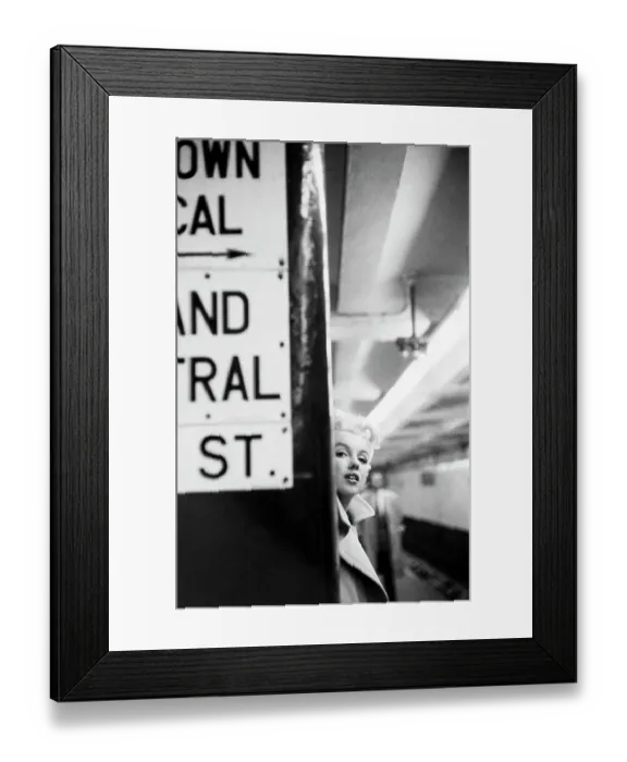 Framed Print : Marilyn In Grand Central Station Framed Print : Marilyn In Grand Central Station