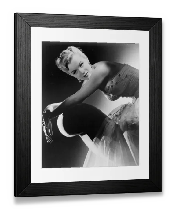 Framed Print : Marilyn Portrait Framed Print : Marilyn Portrait