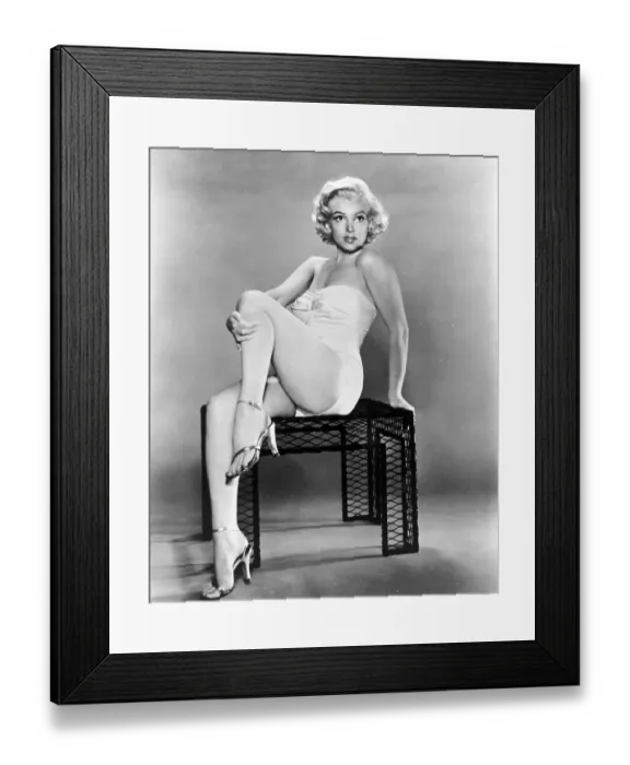 Framed Print : Marilyn Monroe Portrait Framed Print : Marilyn Monroe Portrait