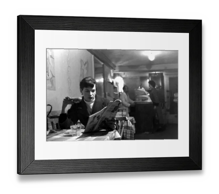 Framed Print : Lonely Lunch Framed Print : Lonely Lunch
