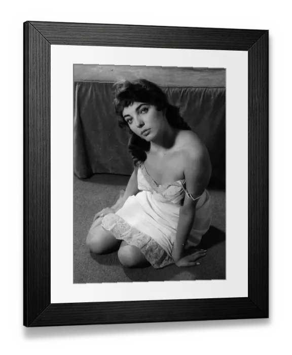 Framed Print : Joan Collins Framed Print : Joan Collins