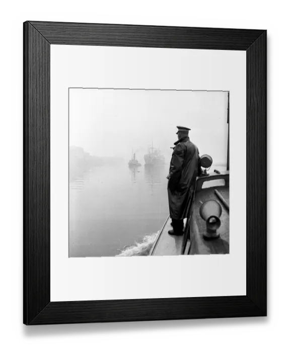 Framed Print : Patrolling The Clyde Framed Print : Patrolling The Clyde