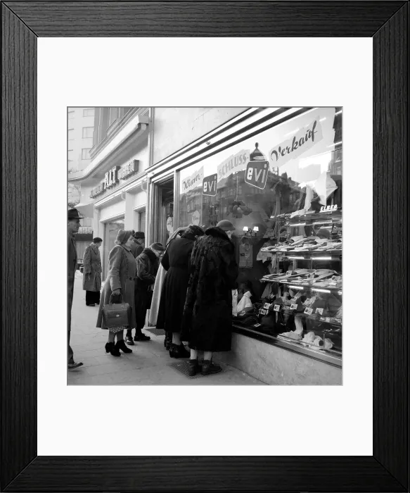 Framed Print : Just Looking Framed Print : Just Looking
