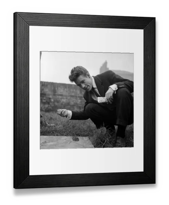 Framed Print : Gambling Spiv Framed Print : Gambling Spiv