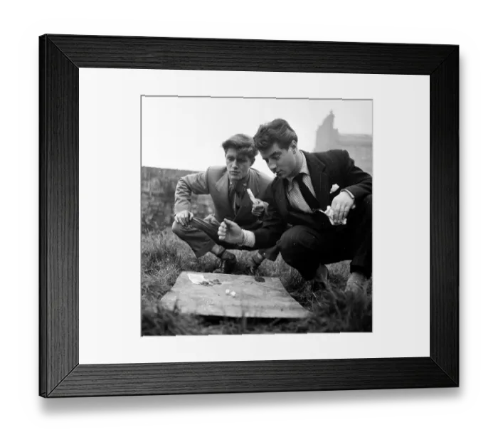 Framed Print : Gambling Spivs Framed Print : Gambling Spivs