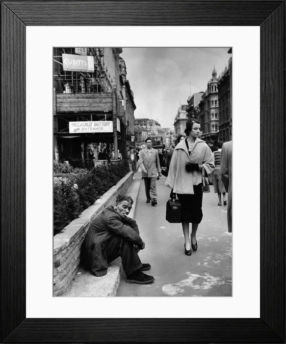 Framed Print : Piccadilly Glamour Framed Print : Piccadilly Glamour