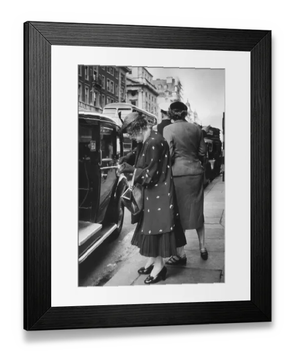Framed Print : City Shopping Framed Print : City Shopping