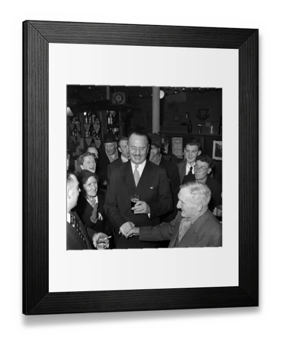 Framed Print : Mosley And Fans Framed Print : Mosley And Fans