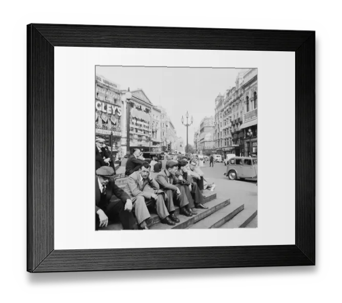 Framed Print : Piccadilly Circus Framed Print : Piccadilly Circus